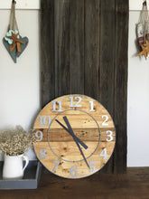 Charger l&#39;image dans la galerie, Horloge murale en bois, ronde de 24 pouces, bois recyclé, style industriel