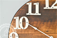 Charger l&#39;image dans la galerie, Horloge murale en bois, ronde de 14 pouces, style ferme, bois recyclé, style industriel