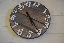 Charger l&#39;image dans la galerie, Horloge murale en bois, ronde de 14 pouces, style ferme, bois recyclé, style industriel