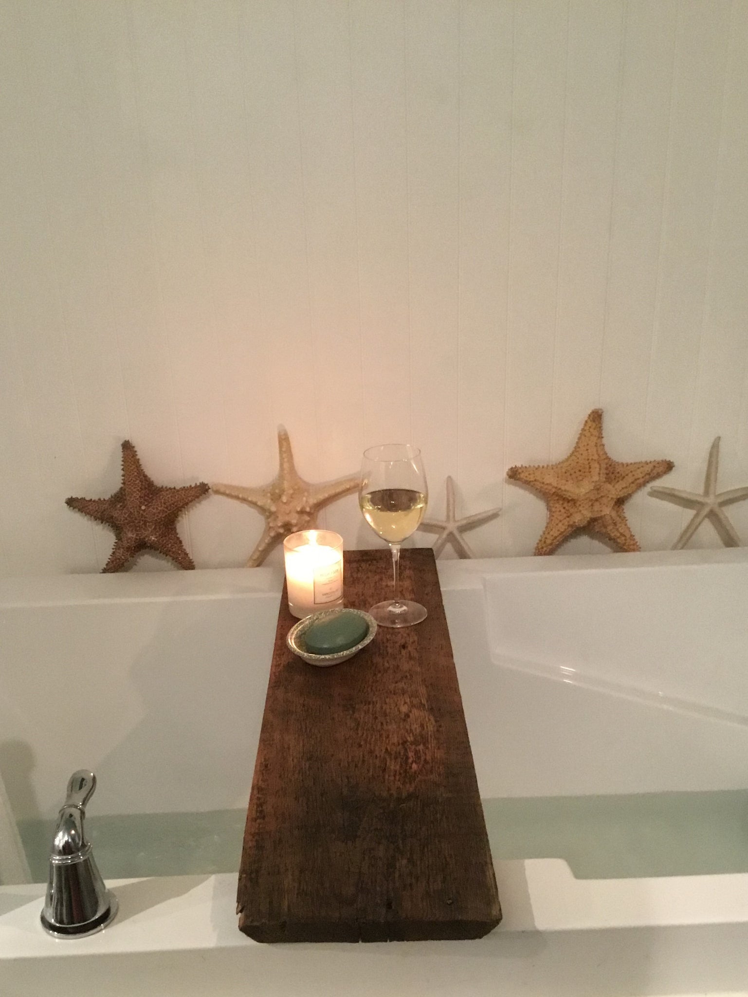 https://sharonmforthehome.com/cdn/shop/products/Sharon_M_for_the_Home-rustic_style_bath_tray-century_old_barn_wood_1024x1024@2x.JPG?v=1574308256